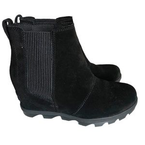 SOREL Joan Of Arctic Wedge II Chelsea Black Suede Ankle Boots size 7